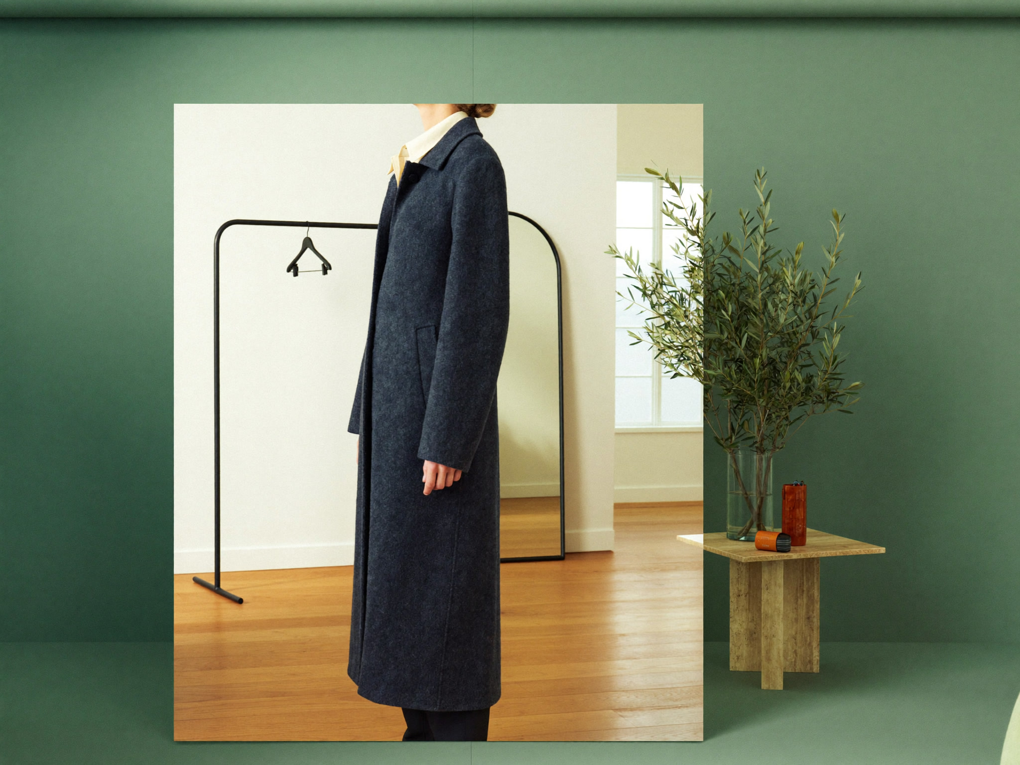 Langer Einreiher-Mantel in Navy, vertikale Linie bis Mitte Wade, gesichtslos, Loft mit Cream und Copper